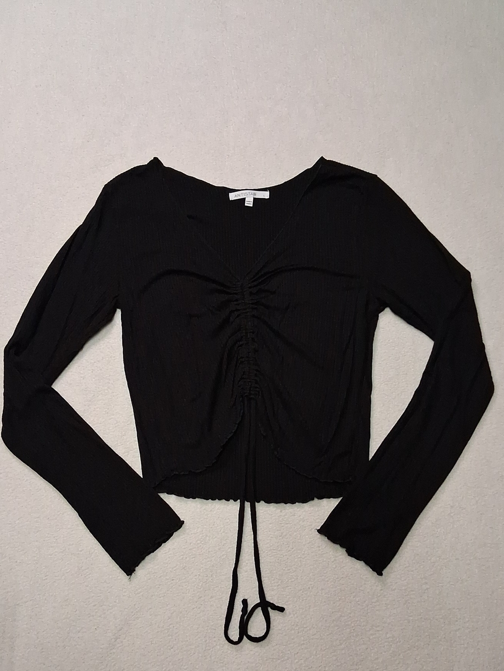 Ruched V-Neck Long-Sleeve Crop Top in Black